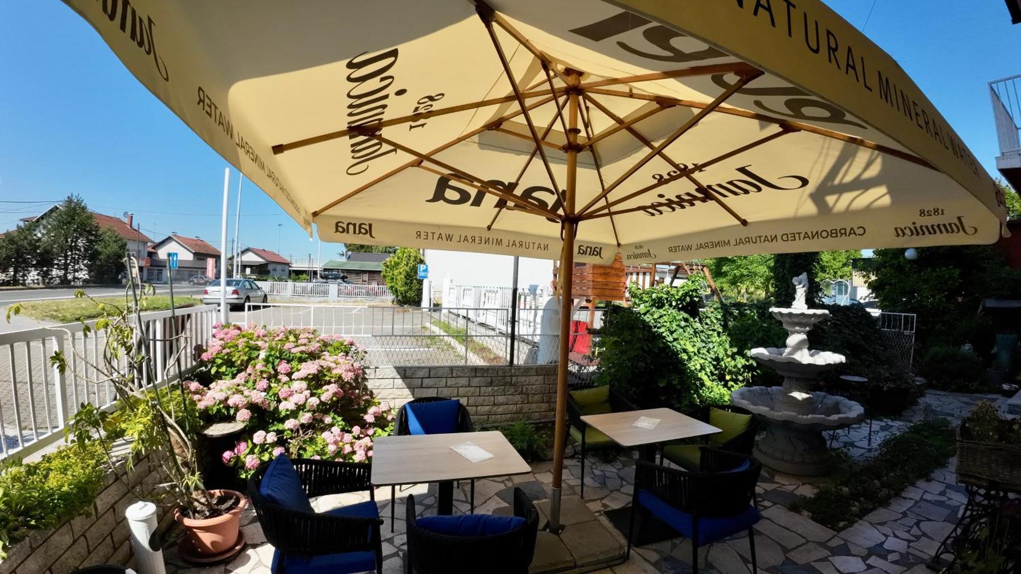 Hotel Martini Zagreb Hotel And Restaurant Sesvete Exterior foto
